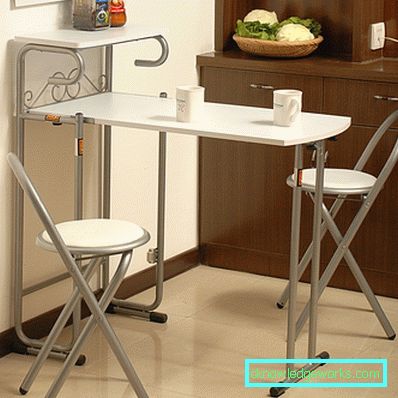 Sedie pieghevoli con schienale per la cucina
