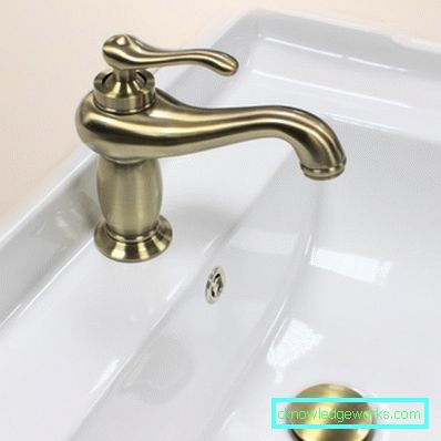 Rubinetti stile retrò: un vecchio alla moda in bagno Rubinetti stile retrò: un vecchio alla moda in bagno