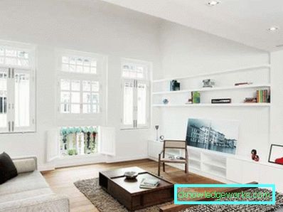 La combinazione di colori all'interno del soggiorno - esempi di tendenze della moda nella foto