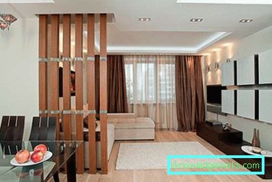 La combinazione di colori all'interno del soggiorno - esempi di tendenze della moda nella foto