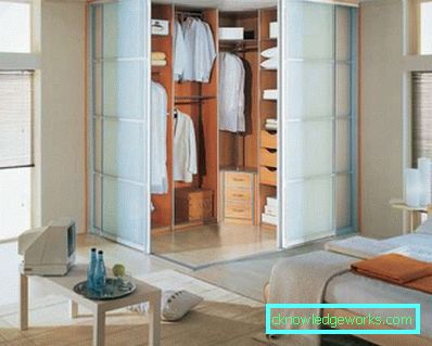 Camera da letto con spogliatoio - foto degli interni Camera da letto con spogliatoio - foto degli interni
