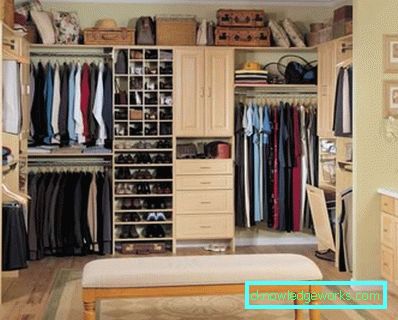 Camera da letto con spogliatoio - foto degli interni Camera da letto con spogliatoio - foto degli interni