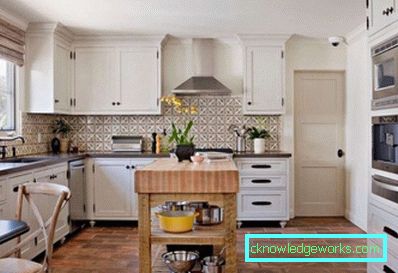 Stile mediterraneo all'interno della cucina
