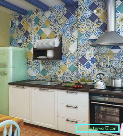 Stile mediterraneo all'interno della cucina