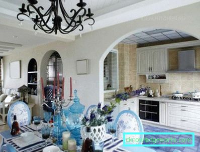 Stile mediterraneo all'interno della cucina