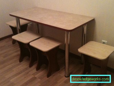 Materiale del tavolo da cucina Materiale del tavolo da cucina
