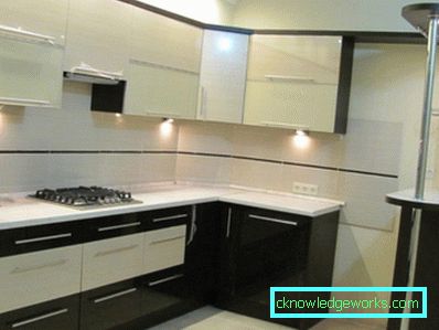 Angolo cucina con bar per la colazione Angolo cucina con bar per la colazione