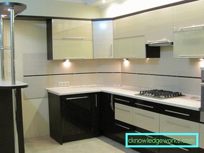 Angolo cucina con bar per la colazione Angolo cucina con bar per la colazione