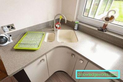 Lavandino ad angolo per la cucina