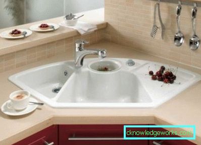 Lavandino ad angolo per la cucina