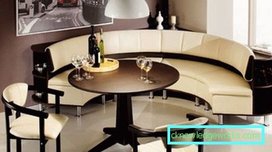 Divano angolare per una piccola cucina Divano angolare per una piccola cucina