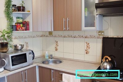 Pensile ad angolo per la cucina Pensile ad angolo per la cucina