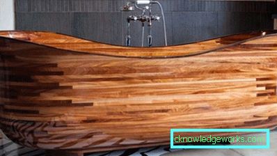 Bagno in una casa di legno con le proprie mani