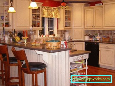 Tavolo alto per la cucina Tavolo alto per la cucina