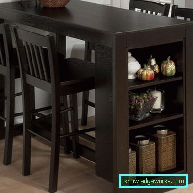 Tavolo alto per la cucina Tavolo alto per la cucina